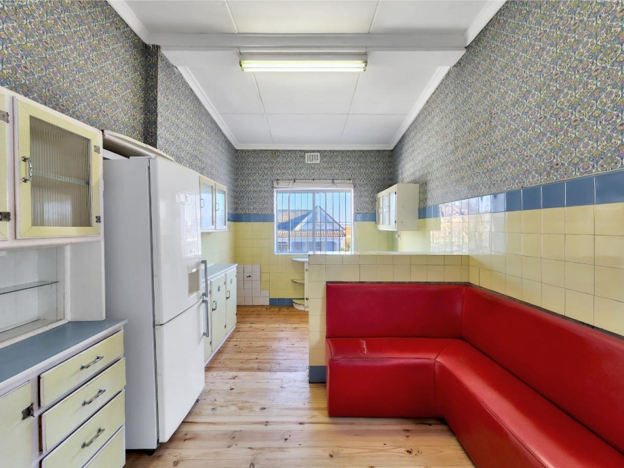 To Let 4 Bedroom Property for Rent in Sea Point Western Cape